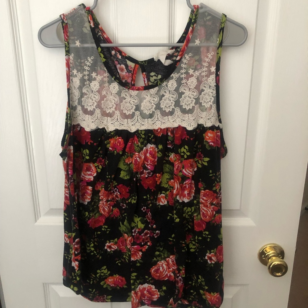 DailySpecials black floral tank with a lace top 2X